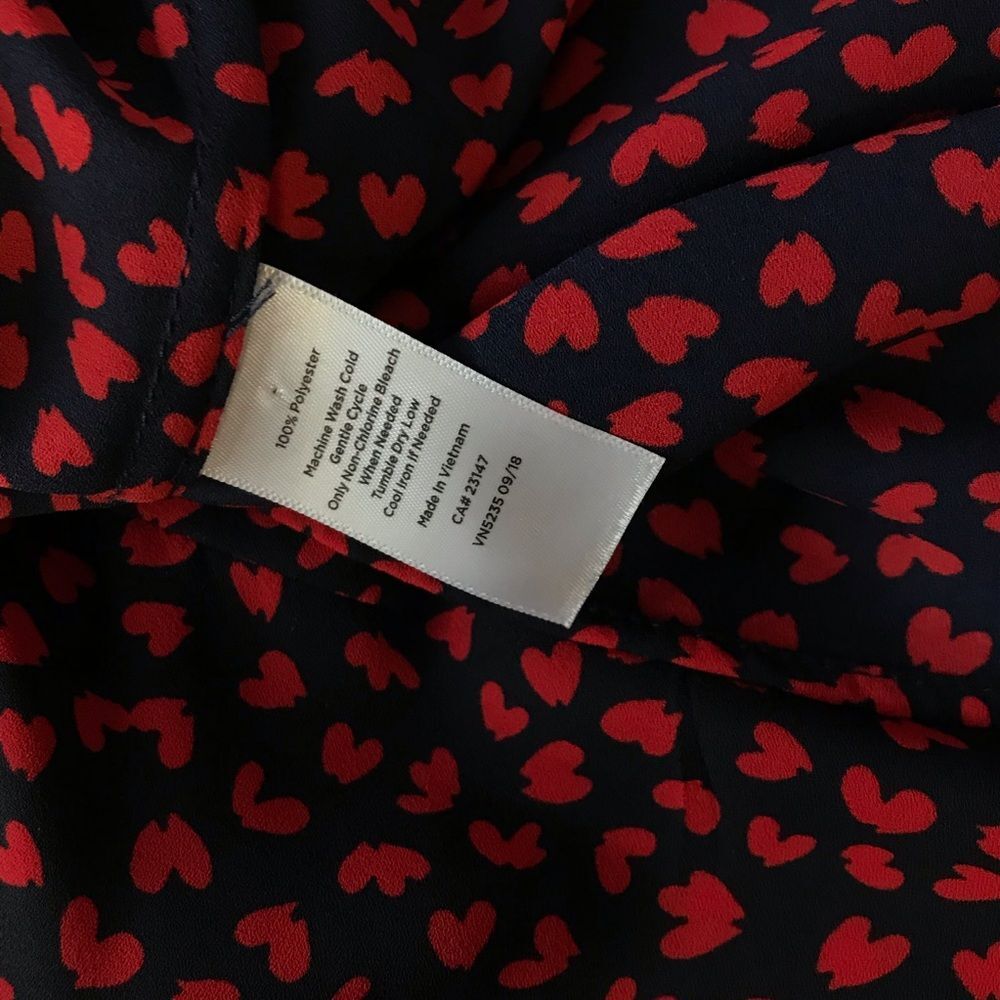Talbots Banded Collar Red Hearts with Navy Popover 3/4 Sleeve Holiday Size SP - Picture 7 of 7